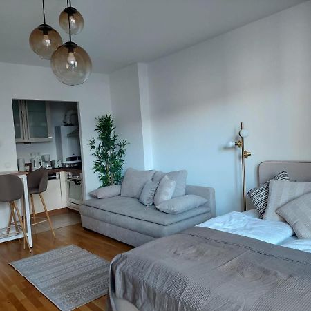 Balcony Apartment, 5 Min Walk To First District Vienna Esterno foto