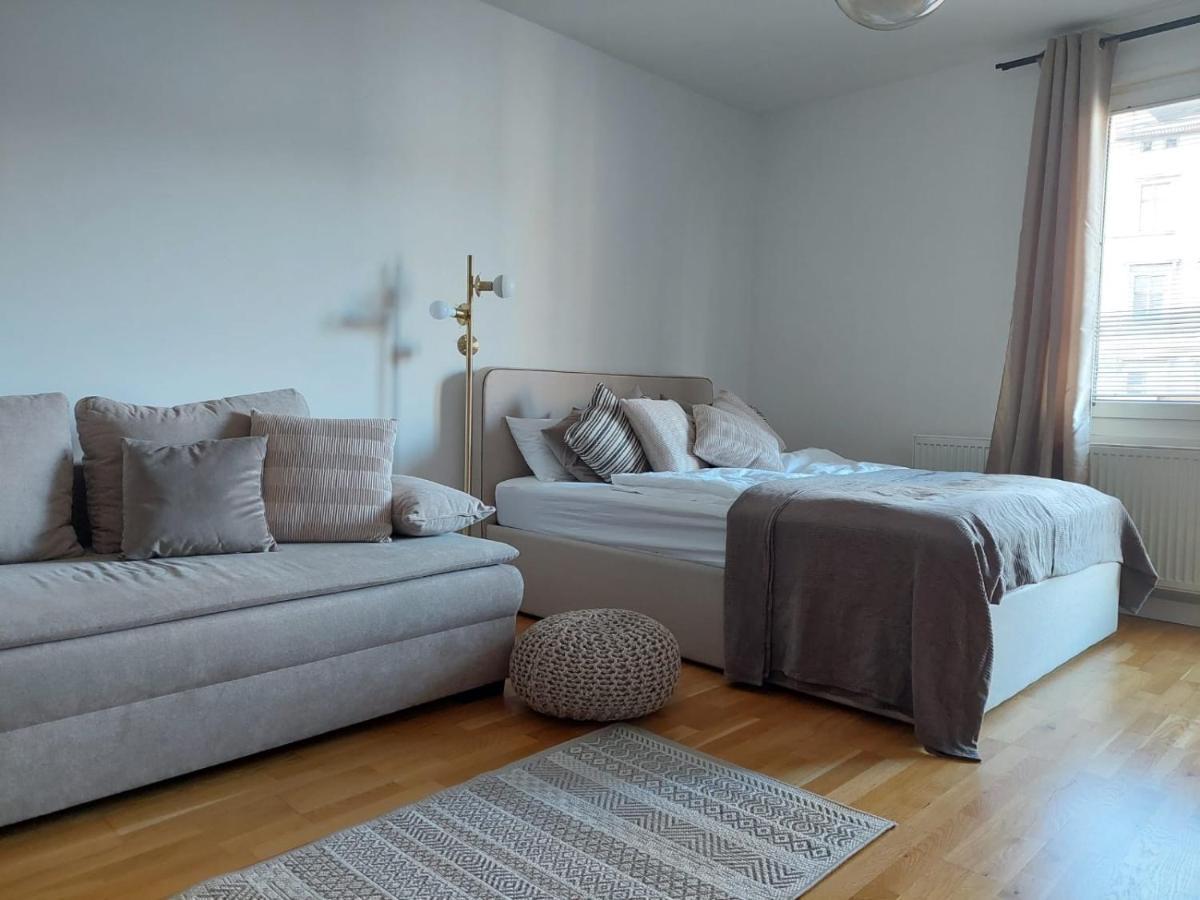 Balcony Apartment, 5 Min Walk To First District Vienna Esterno foto