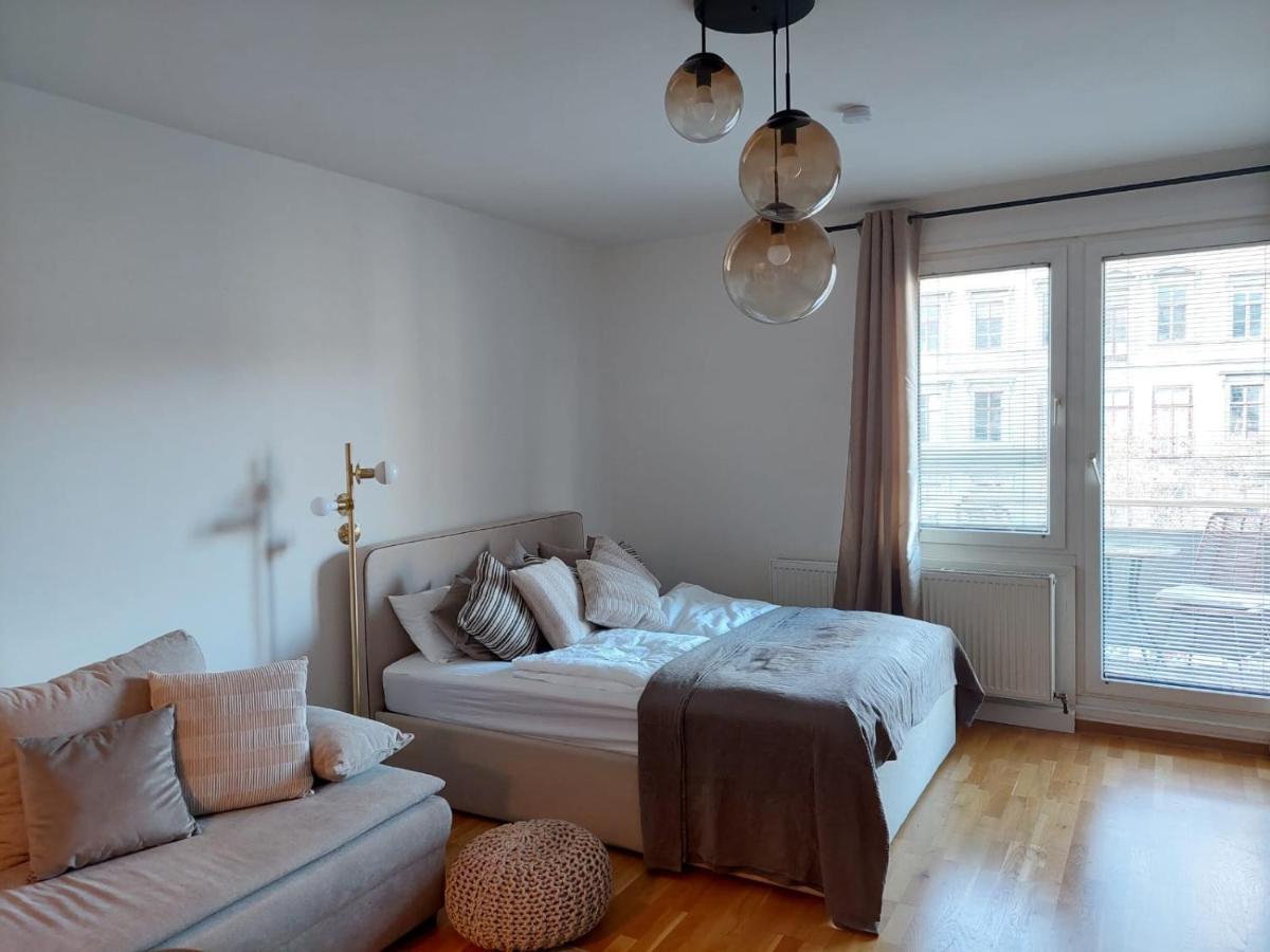Balcony Apartment, 5 Min Walk To First District Vienna Esterno foto