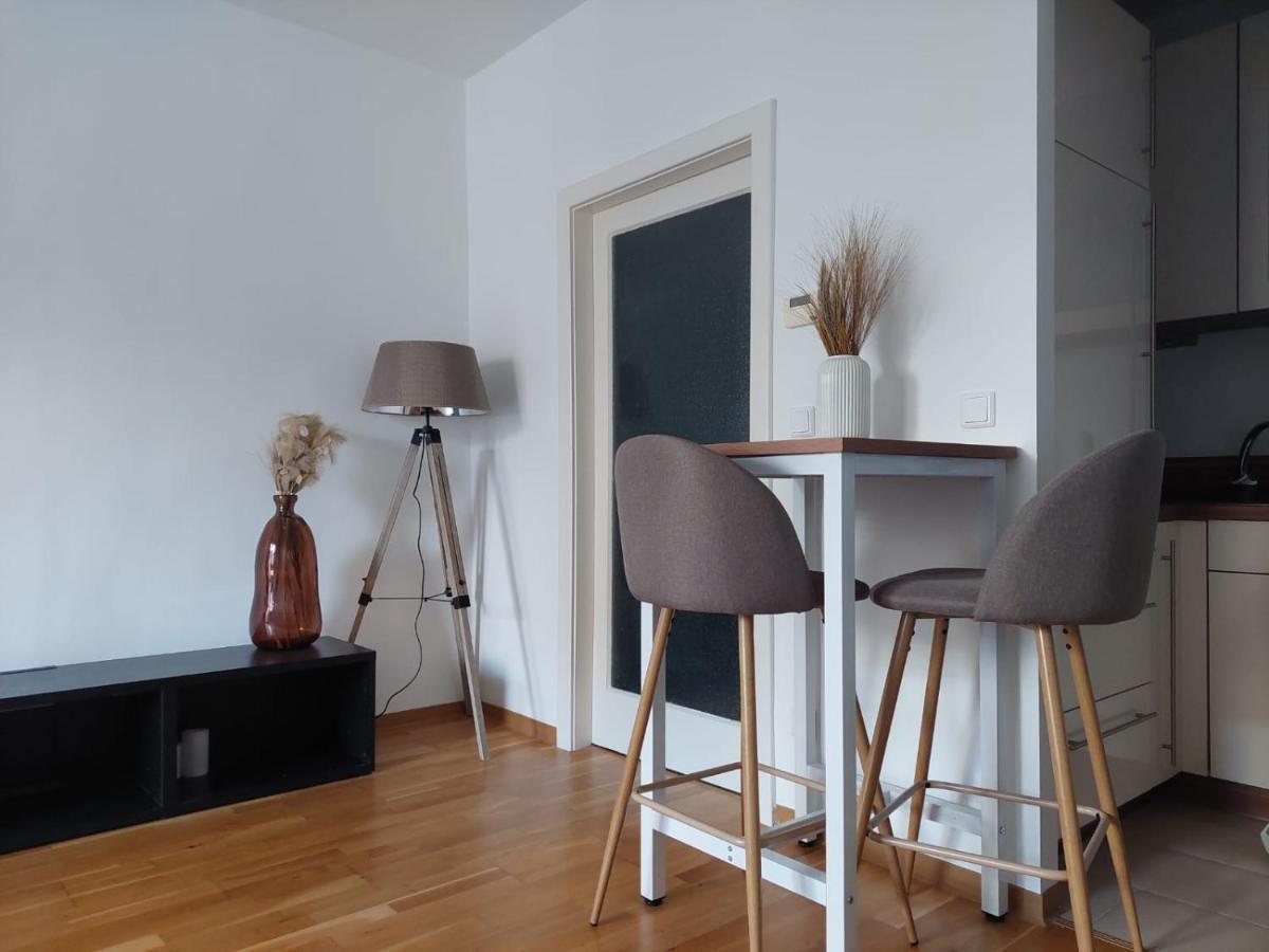 Balcony Apartment, 5 Min Walk To First District Vienna Esterno foto